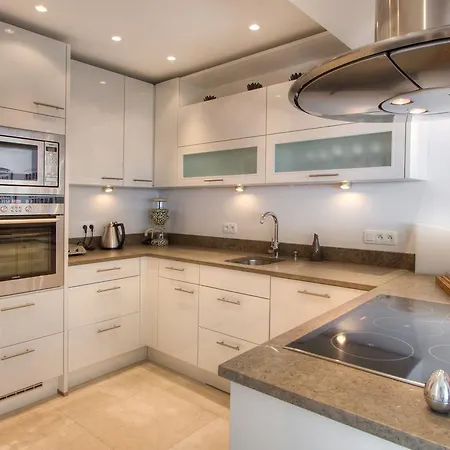 Le Romance Apartment *